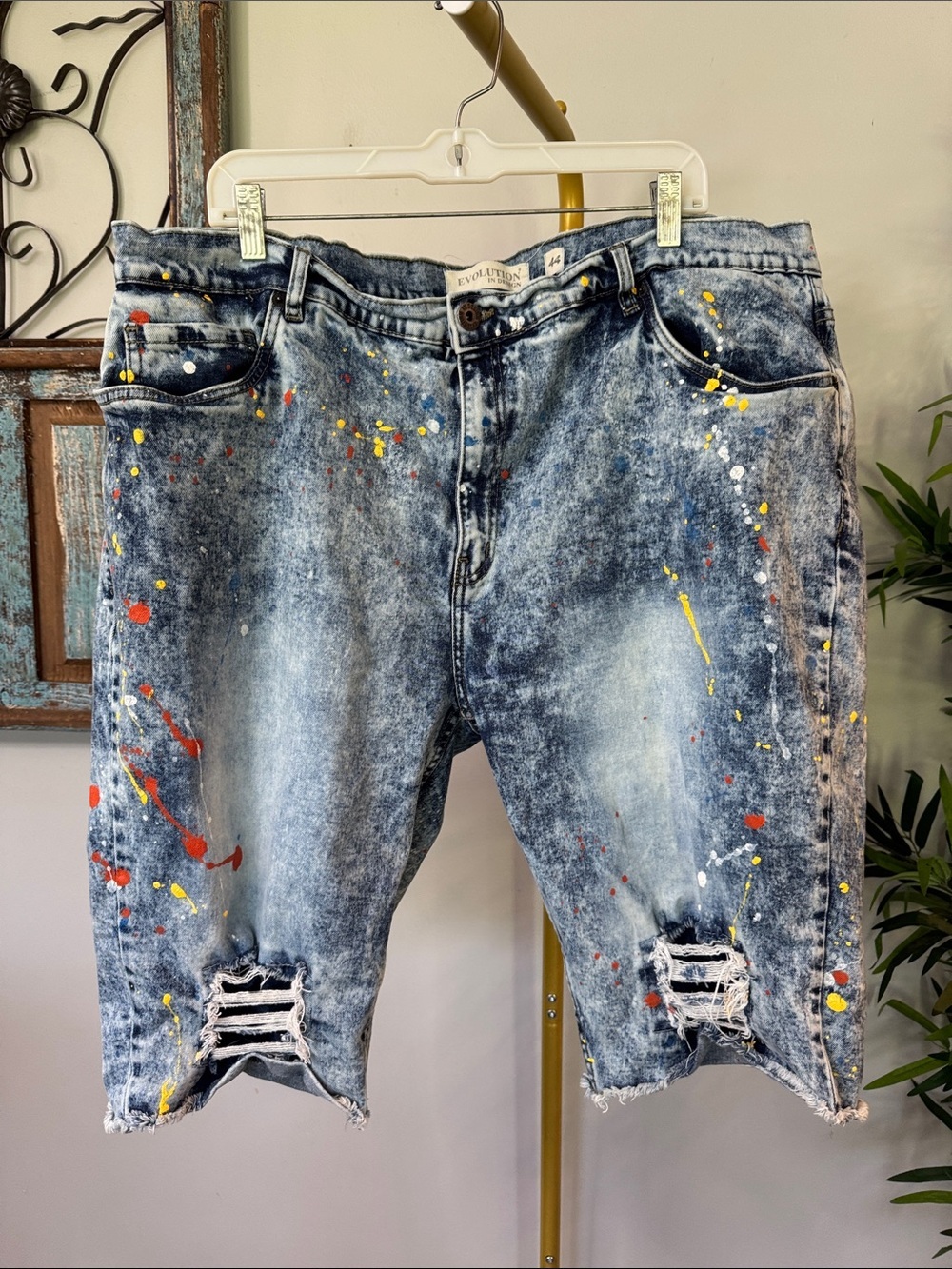 Evolution by design Paint-Splatter Distressed Men's Denim Shorts